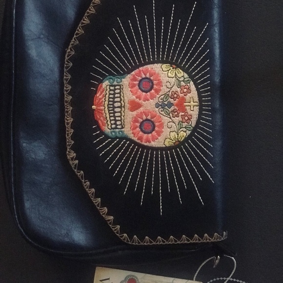Wristlet Black with skull - Picture 2 of 3
